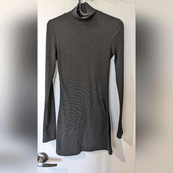 Skylar + Madison Black Long Sleeve Ribbed Mini Dress in size S - 3 for 20 $ - Picture 4 of 7